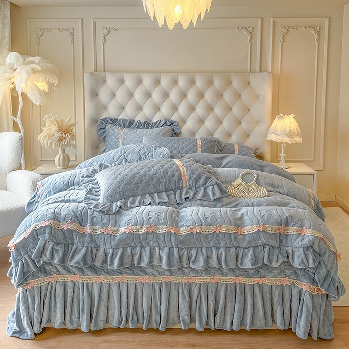 91家纺网 家纺一手货源 找家纺 （总）瑞宝 2025新款牛奶绒花边床盖四件套-蝶舞花语（控价 298起 ）