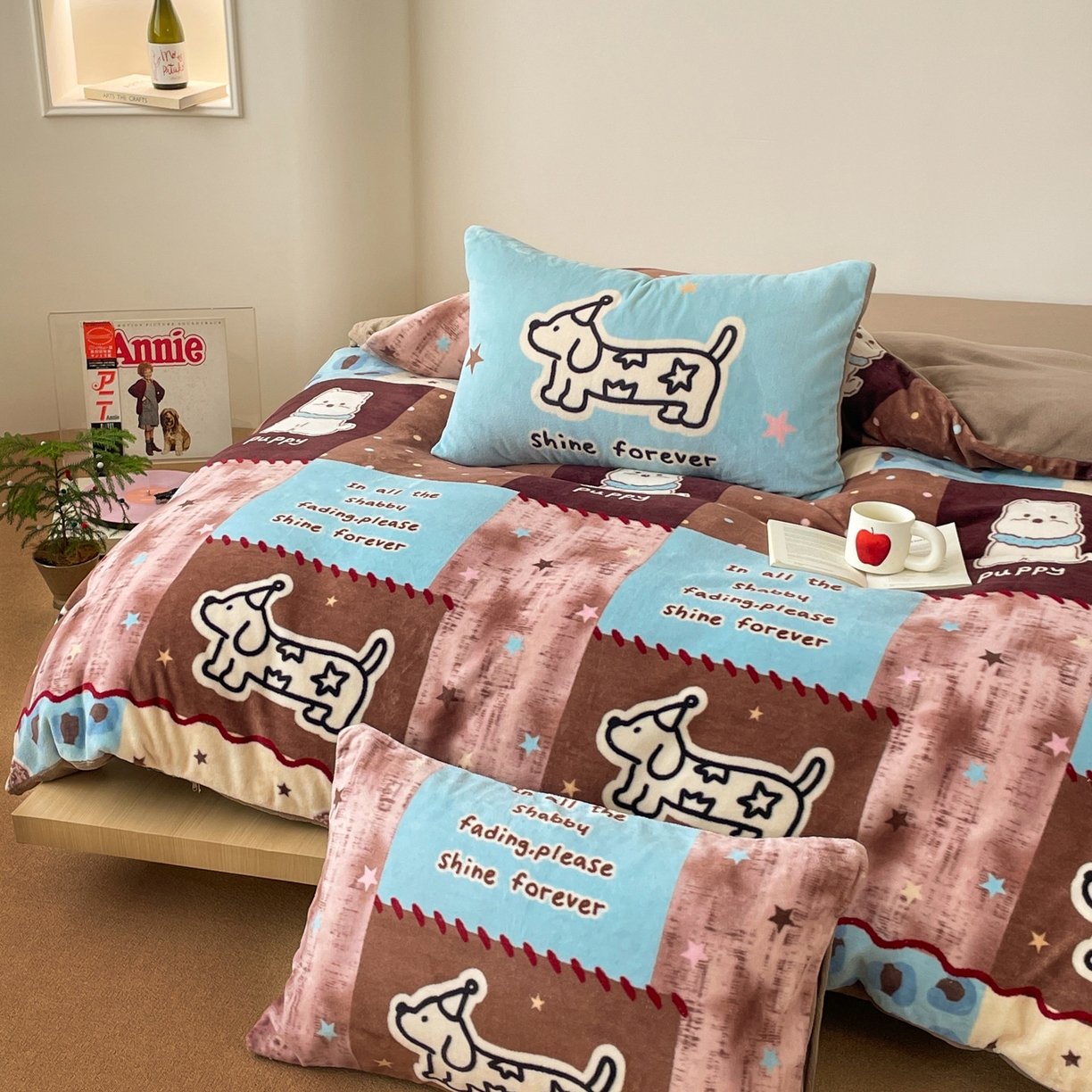 91家纺网 家纺一手货源 找家纺 （总）摩妮卡 2025新款牛奶绒枕套混搭卡通复古床盖四件套