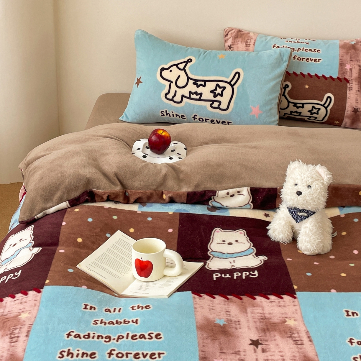 91家纺网 家纺一手货源 找家纺 （总）摩妮卡 2025新款牛奶绒枕套混搭卡通复古床盖四件套