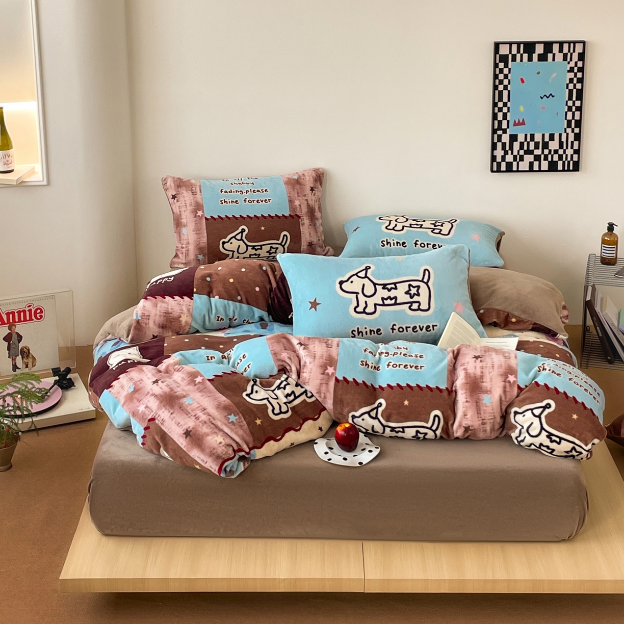 91家纺网 家纺一手货源 找家纺 （总）摩妮卡 2025新款牛奶绒枕套混搭卡通复古床盖四件套