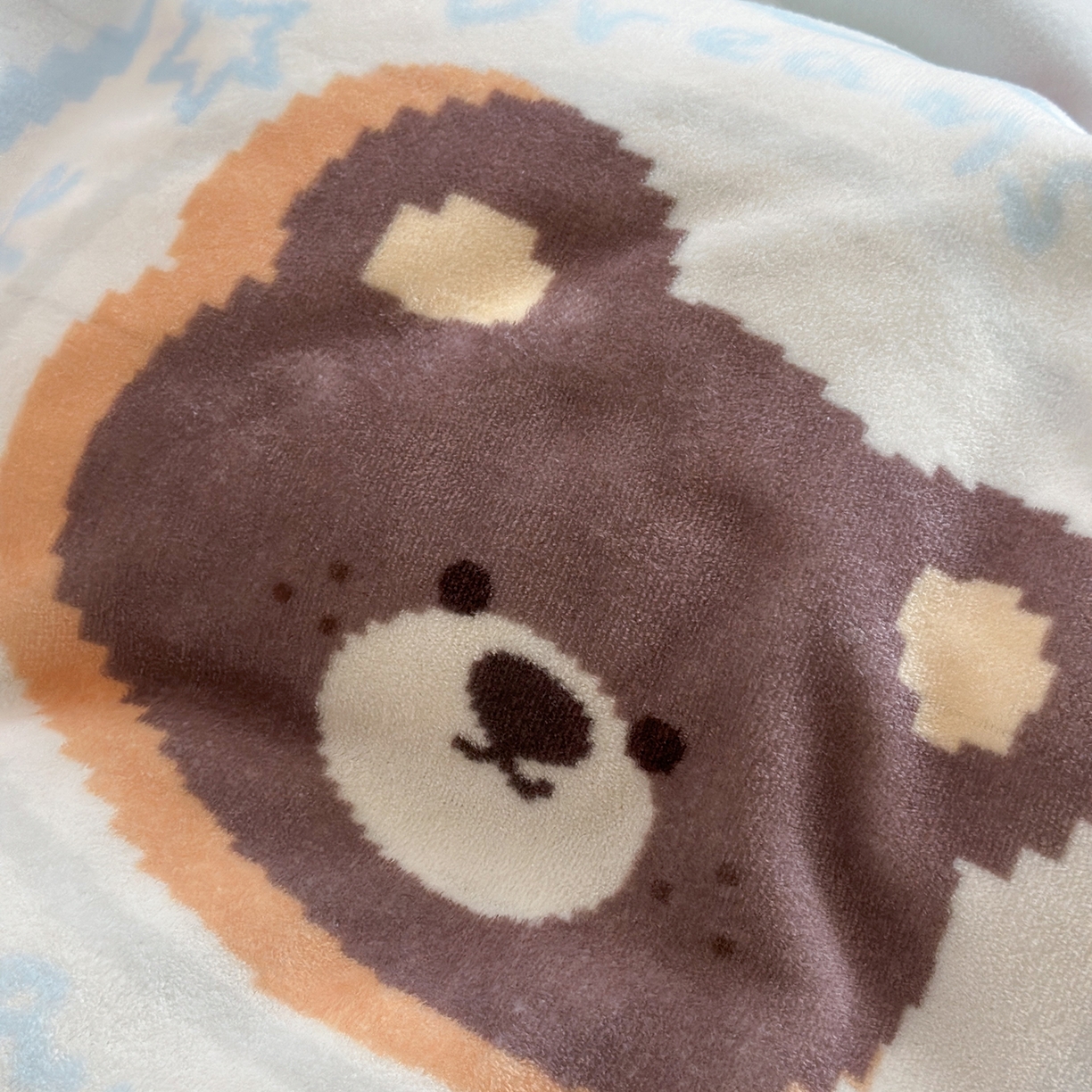 91家纺网 家纺一手货源 找家纺 美乐迪家纺 2025新款高品质大版牛奶绒四件套 费尔岛小熊