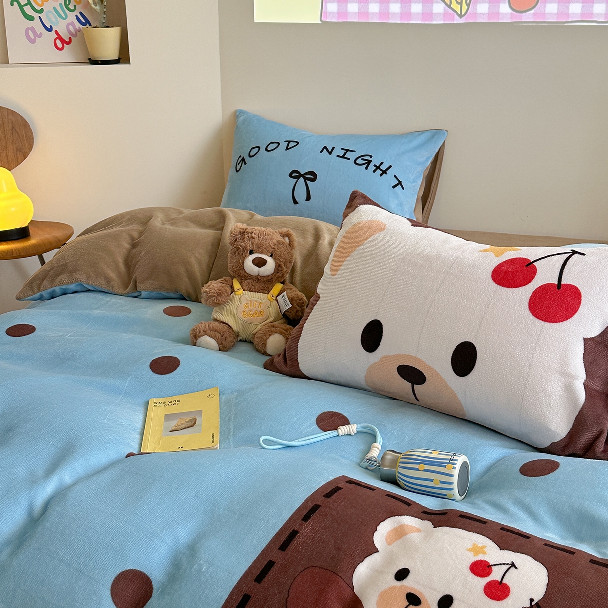 91家纺网 家纺一手货源 找家纺 美乐迪家纺 2025新款高品质大版牛奶绒四件套 波点小熊