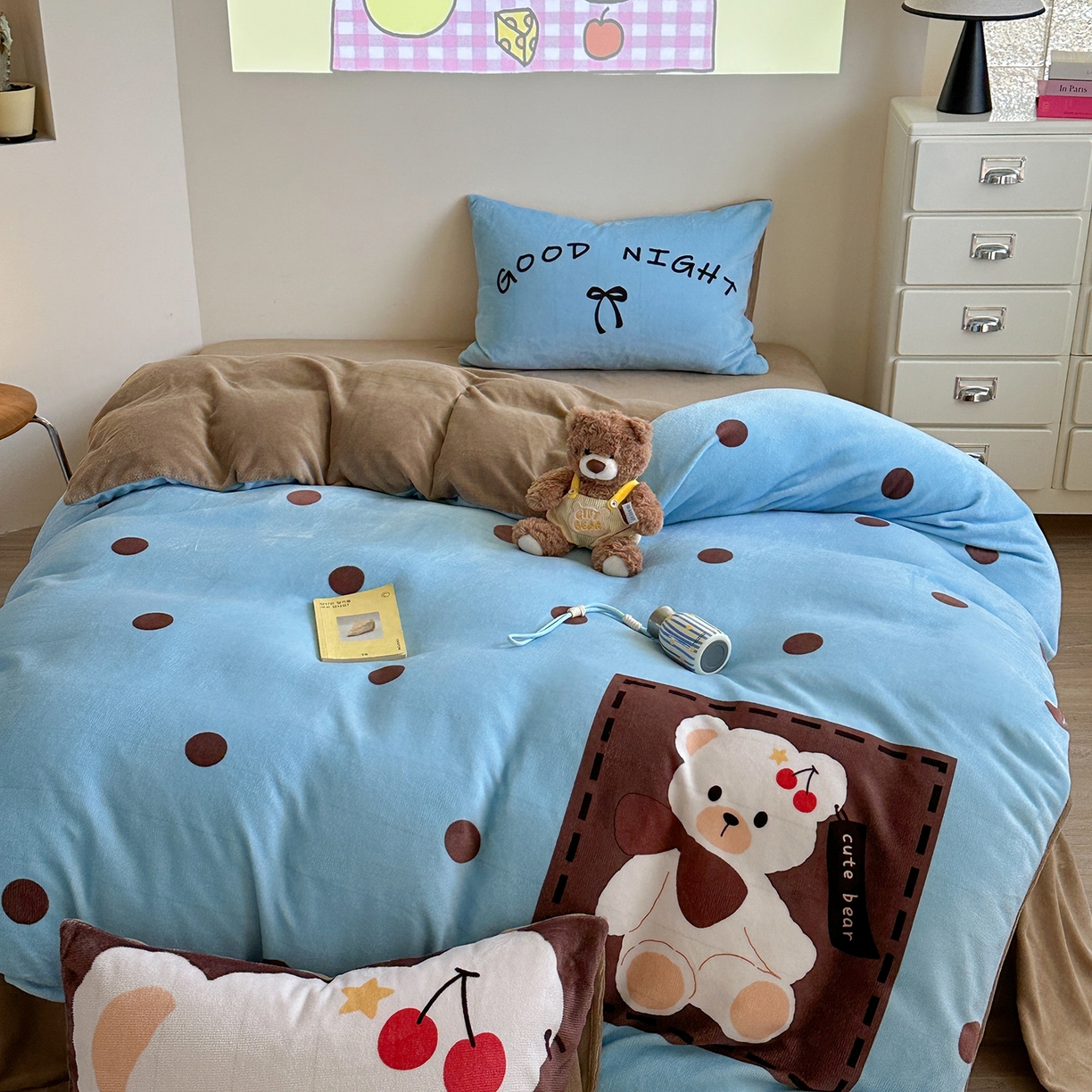 91家纺网 家纺一手货源 找家纺 美乐迪家纺 2025新款高品质大版牛奶绒四件套 波点小熊