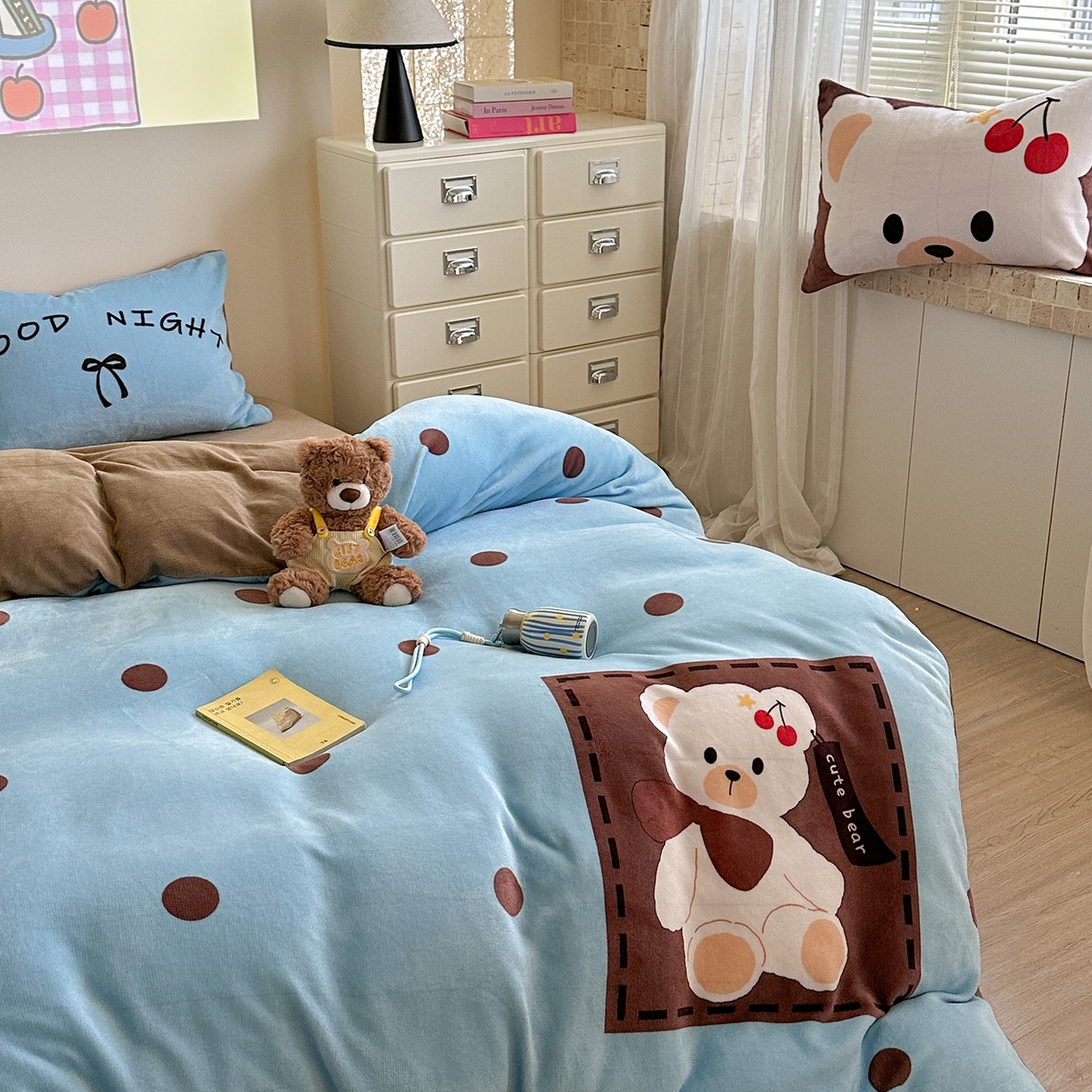 91家纺网 家纺一手货源 找家纺 美乐迪家纺 2025新款高品质大版牛奶绒四件套 波点小熊