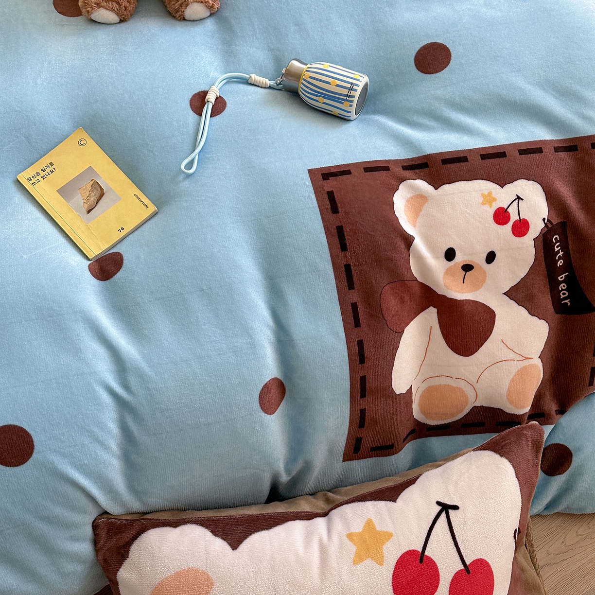 91家纺网 家纺一手货源 找家纺 美乐迪家纺 2025新款高品质大版牛奶绒四件套 波点小熊