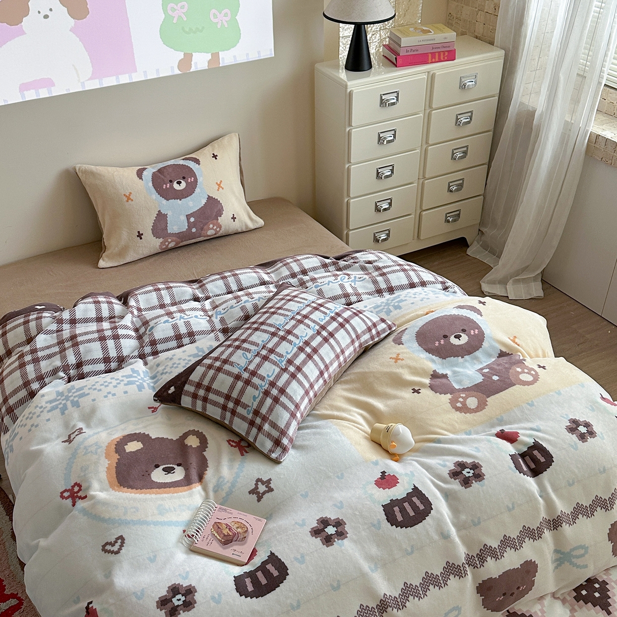 91家纺网 家纺一手货源 找家纺 美乐迪家纺 2025新款高品质大版牛奶绒四件套 费尔岛小熊