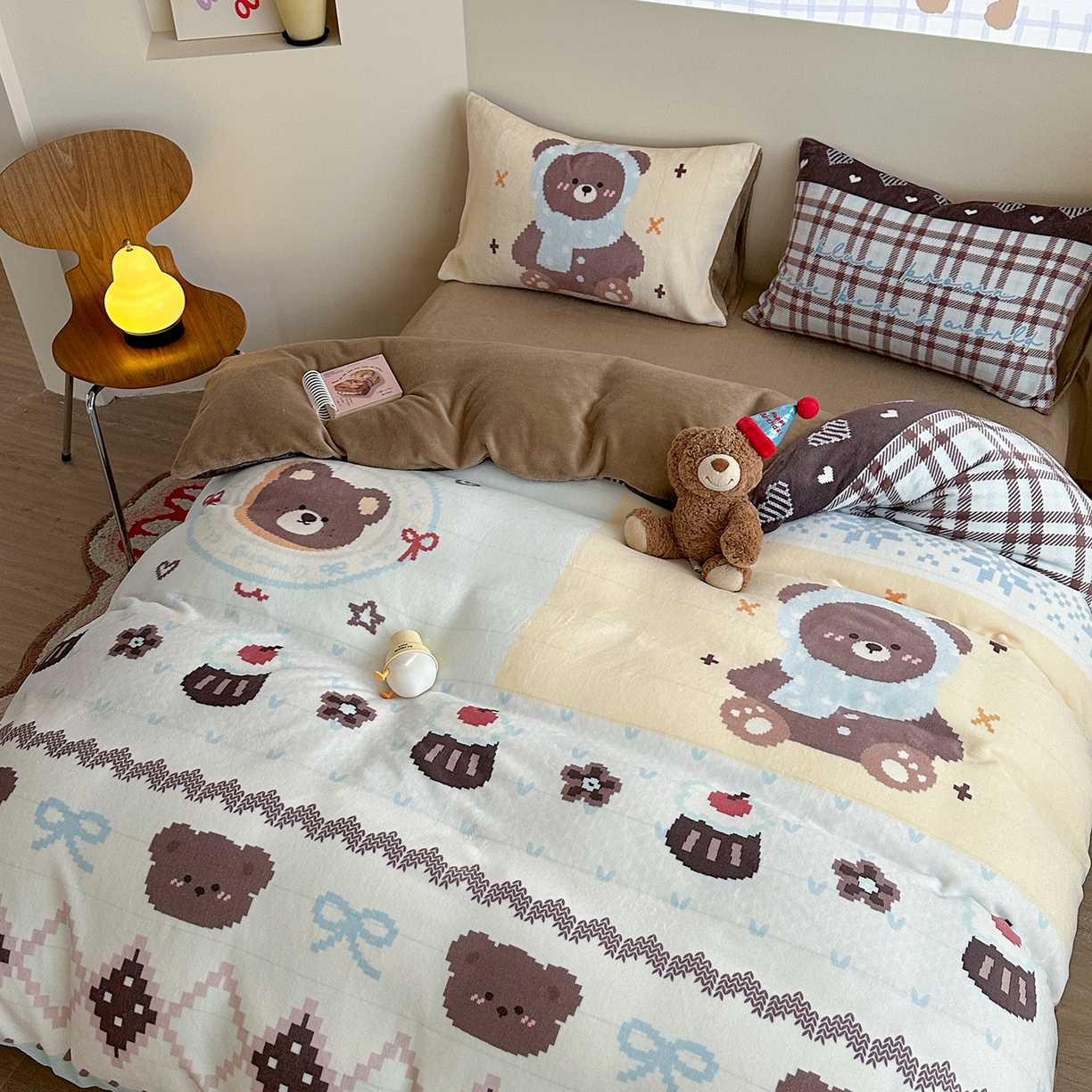 91家纺网 家纺一手货源 找家纺 美乐迪家纺 2025新款高品质大版牛奶绒四件套 费尔岛小熊