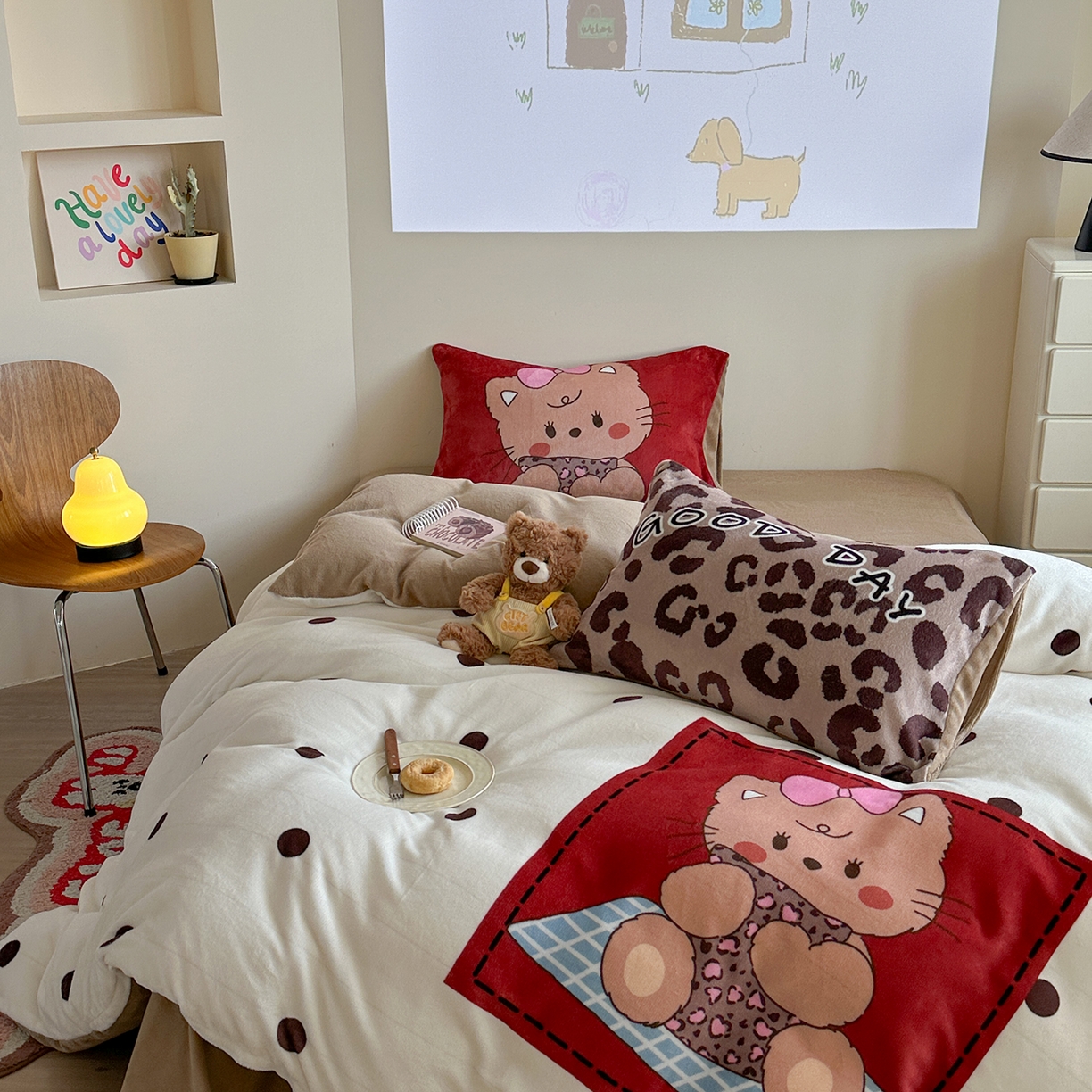 91家纺网 家纺一手货源 找家纺 美乐迪家纺 2025新款高品质大版牛奶绒四件套 波点小猫