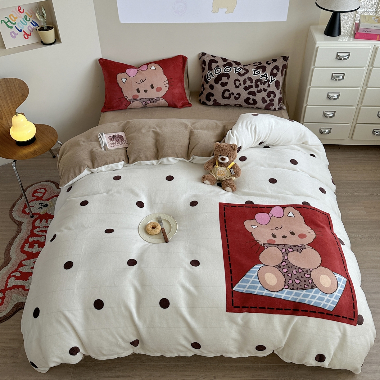 美乐迪家纺 2025新款高品质大版牛奶绒四件套 波点小猫