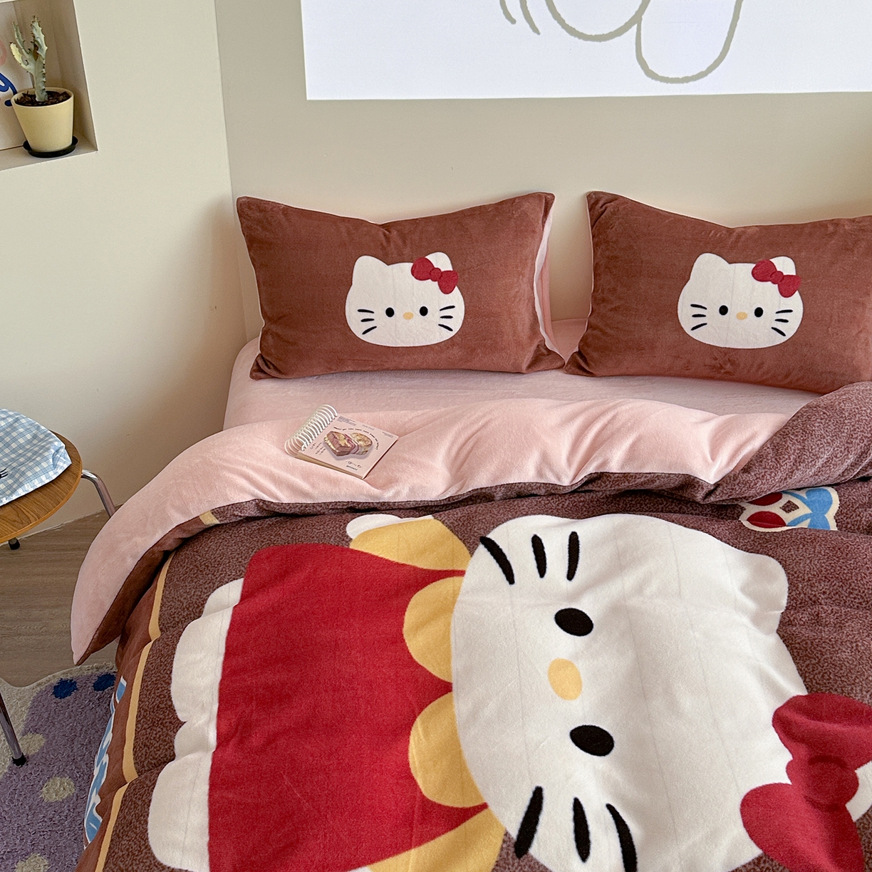 91家纺网 家纺一手货源 找家纺 美乐迪家纺 2025新款高品质大版牛奶绒四件套 大脸猫