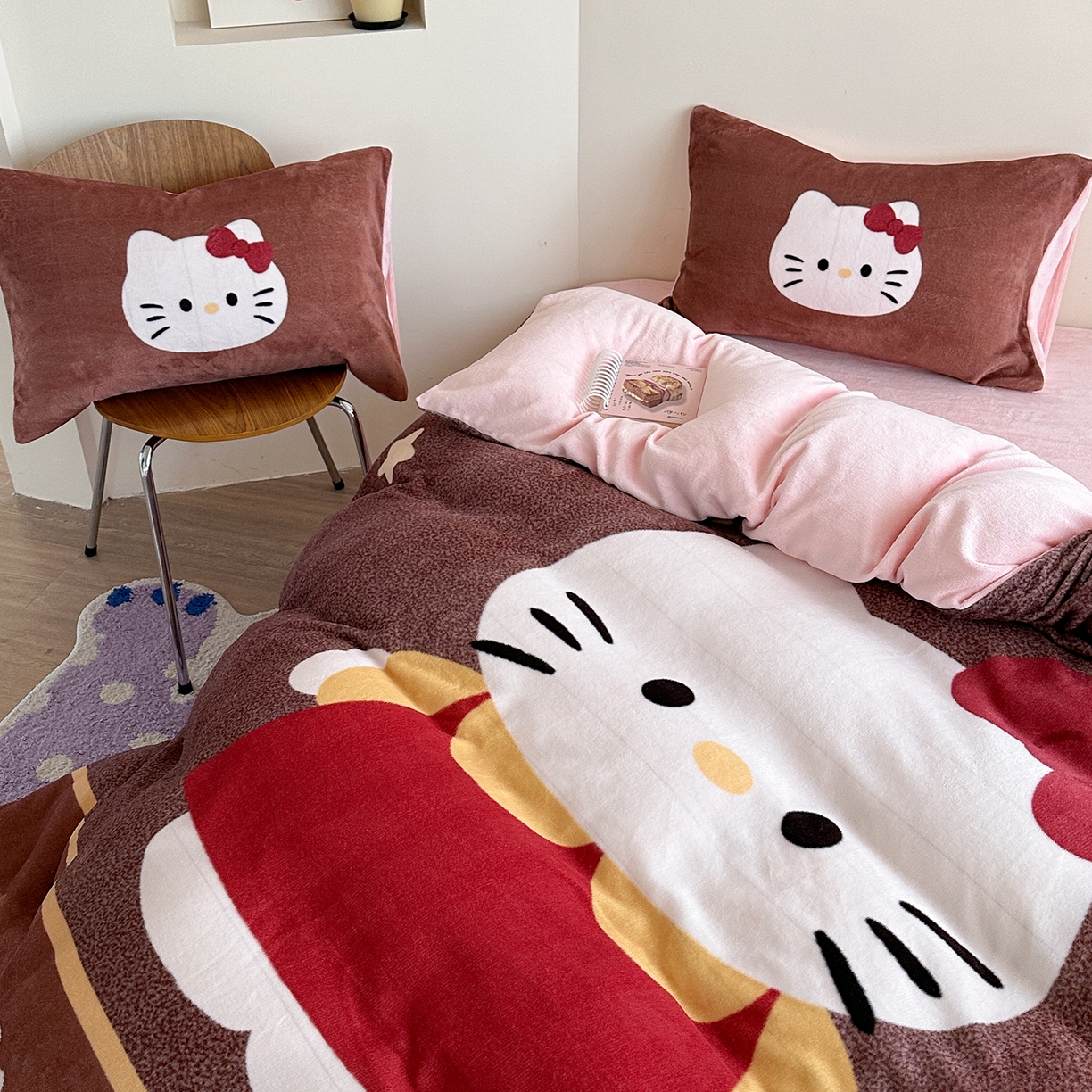 91家纺网 家纺一手货源 找家纺 美乐迪家纺 2025新款高品质大版牛奶绒四件套 大脸猫