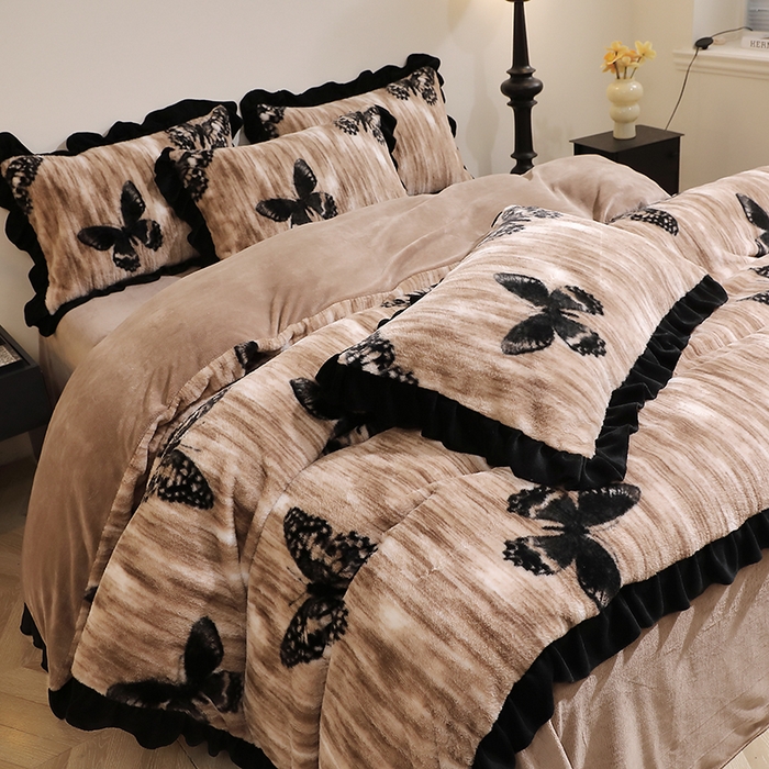 91家纺网 家纺一手货源 找家纺 （总）席之家 2025新款韩版黑色花边美拉德系加厚皮草兔毛绒四件套