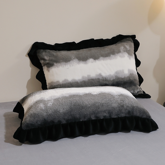 91家纺网 家纺一手货源 找家纺 席之家 2025新款韩版黑色花边美拉德系加厚皮草兔毛绒四件套 条纹