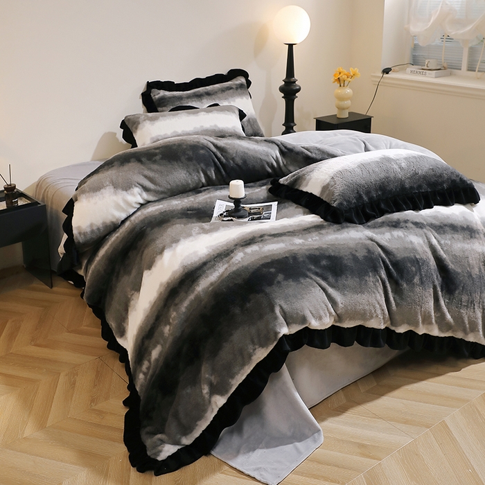 91家纺网 家纺一手货源 找家纺 席之家 2025新款韩版黑色花边美拉德系加厚皮草兔毛绒四件套 条纹