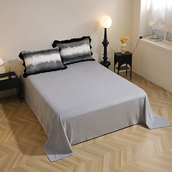 91家纺网 家纺一手货源 找家纺 席之家 2025新款韩版黑色花边美拉德系加厚皮草兔毛绒四件套 条纹