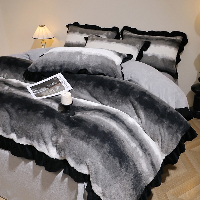 91家纺网 家纺一手货源 找家纺 席之家 2025新款韩版黑色花边美拉德系加厚皮草兔毛绒四件套 条纹