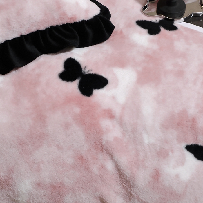 91家纺网 家纺一手货源 找家纺 席之家 2025新款韩版黑色花边美拉德系加厚皮草兔毛绒四件套 粉黛