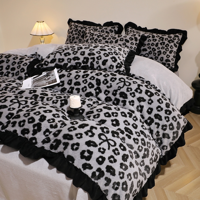 91家纺网 家纺一手货源 找家纺 席之家 2025新款韩版黑色花边美拉德系加厚皮草兔毛绒四件套 豹纹 灰