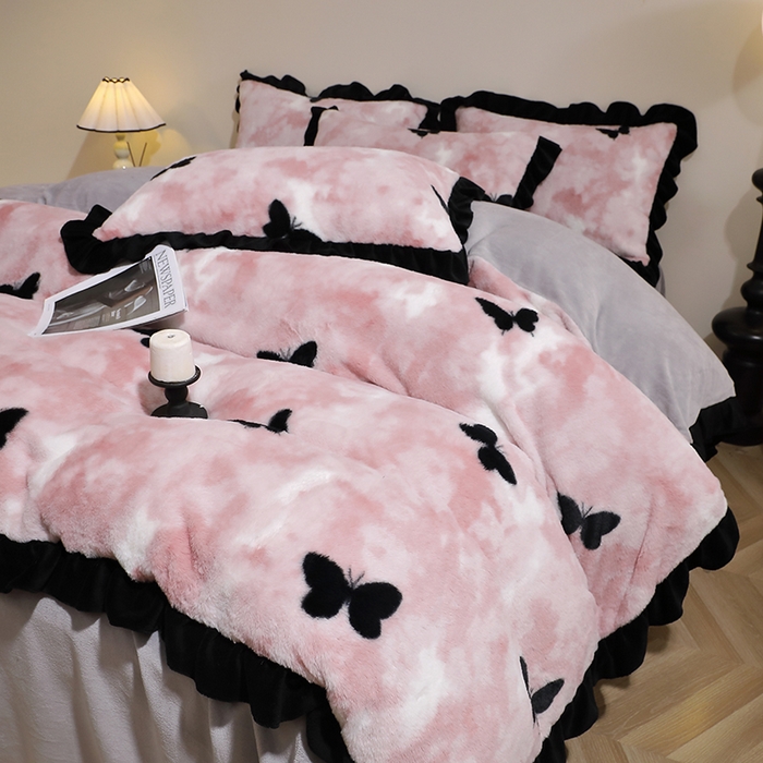 91家纺网 家纺一手货源 找家纺 席之家 2025新款韩版黑色花边美拉德系加厚皮草兔毛绒四件套 粉黛