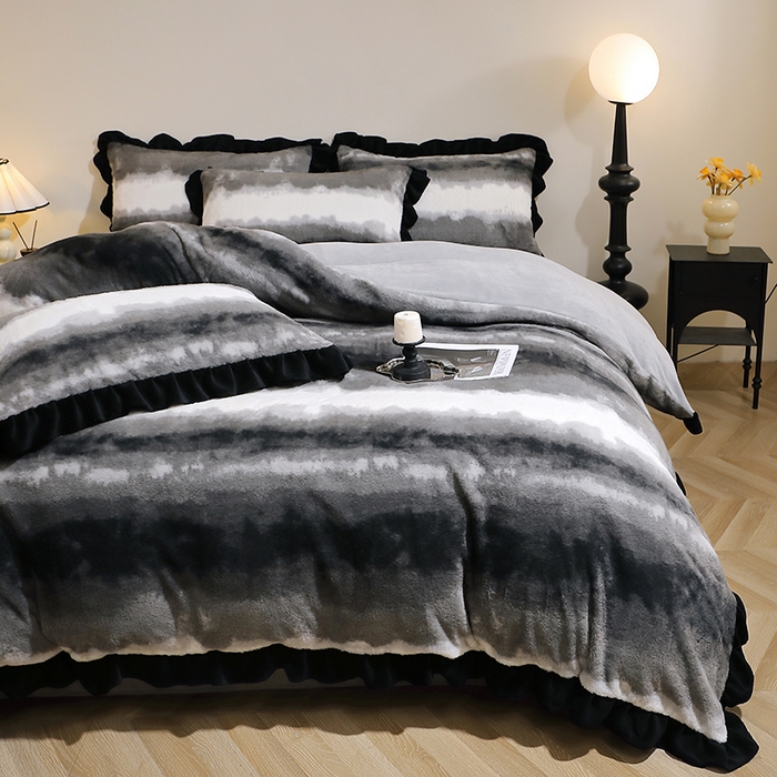 91家纺网 家纺一手货源 找家纺 席之家 2025新款韩版黑色花边美拉德系加厚皮草兔毛绒四件套 条纹