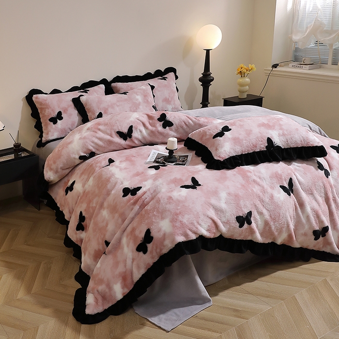 91家纺网 家纺一手货源 找家纺 席之家 2025新款韩版黑色花边美拉德系加厚皮草兔毛绒四件套 粉黛