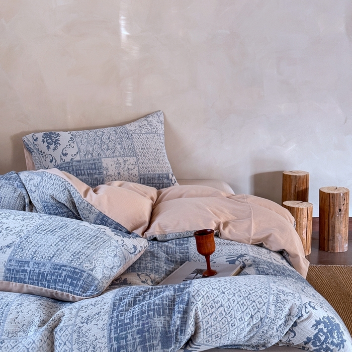 91家纺网 家纺一手货源 找家纺 （总）山舍家居 2025新款全棉纯棉色织纱布四件套系列-树下萨瓦呢(棚拍二）