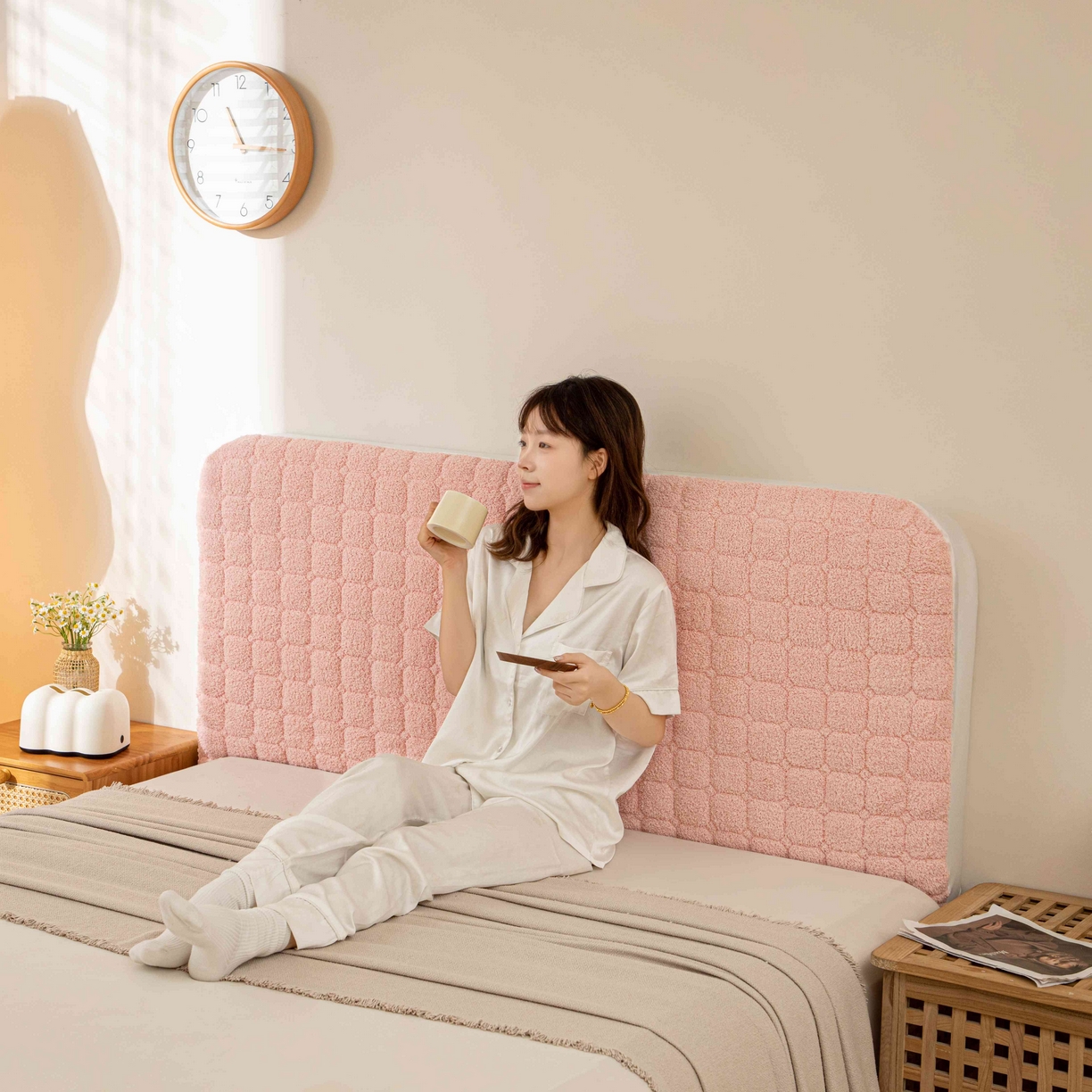 91家纺网 家纺一手货源 找家纺 沐沐家纺 2026新款简约格序床头罩 粉色