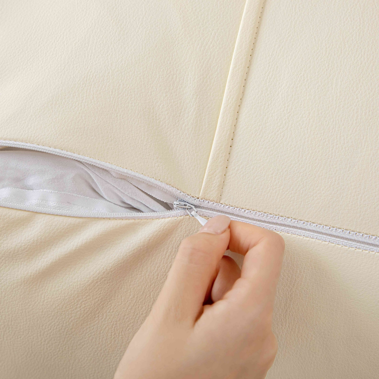 91家纺网 家纺一手货源 找家纺 沐沐家纺 2026新款简约科技布立体靠枕带头枕 米黄