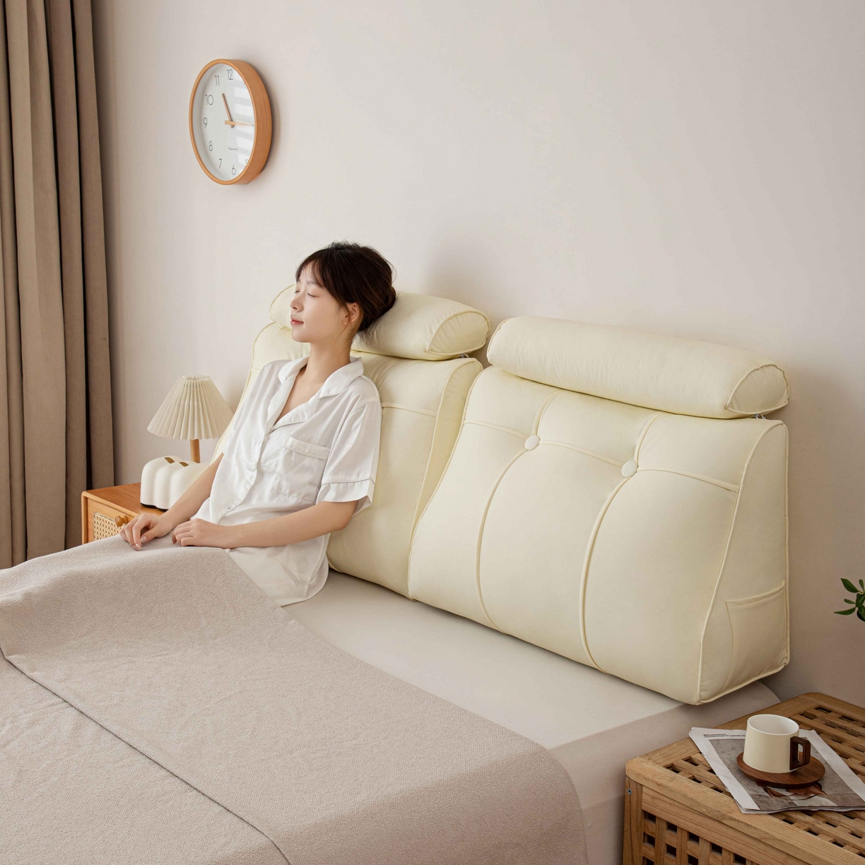 91家纺网 家纺一手货源 找家纺 沐沐家纺 2026新款简约科技布立体靠枕带头枕 米黄