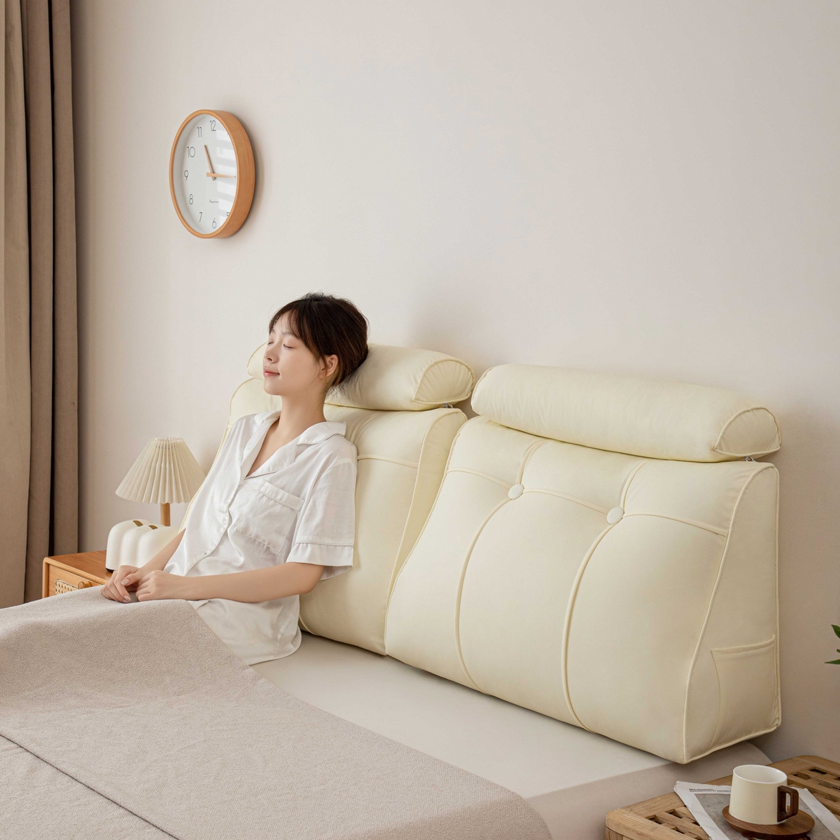 91家纺网 家纺一手货源 找家纺 沐沐家纺 2026新款简约科技布立体靠枕带头枕 米黄