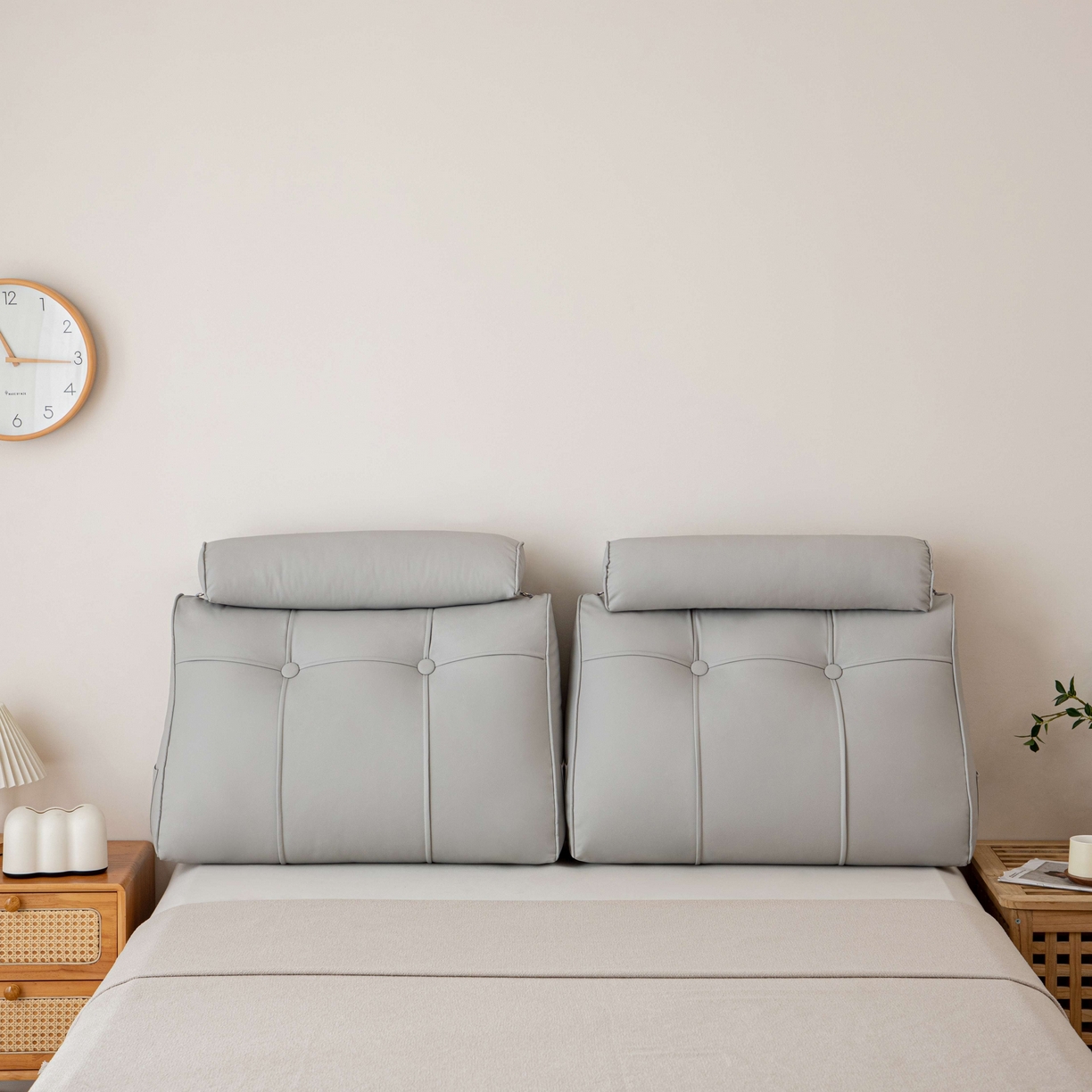 91家纺网 家纺一手货源 找家纺 沐沐家纺 2026新款简约科技布立体靠枕带头枕 浅灰