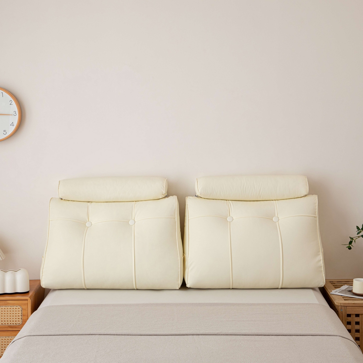 91家纺网 家纺一手货源 找家纺 沐沐家纺 2026新款简约科技布立体靠枕带头枕 米黄