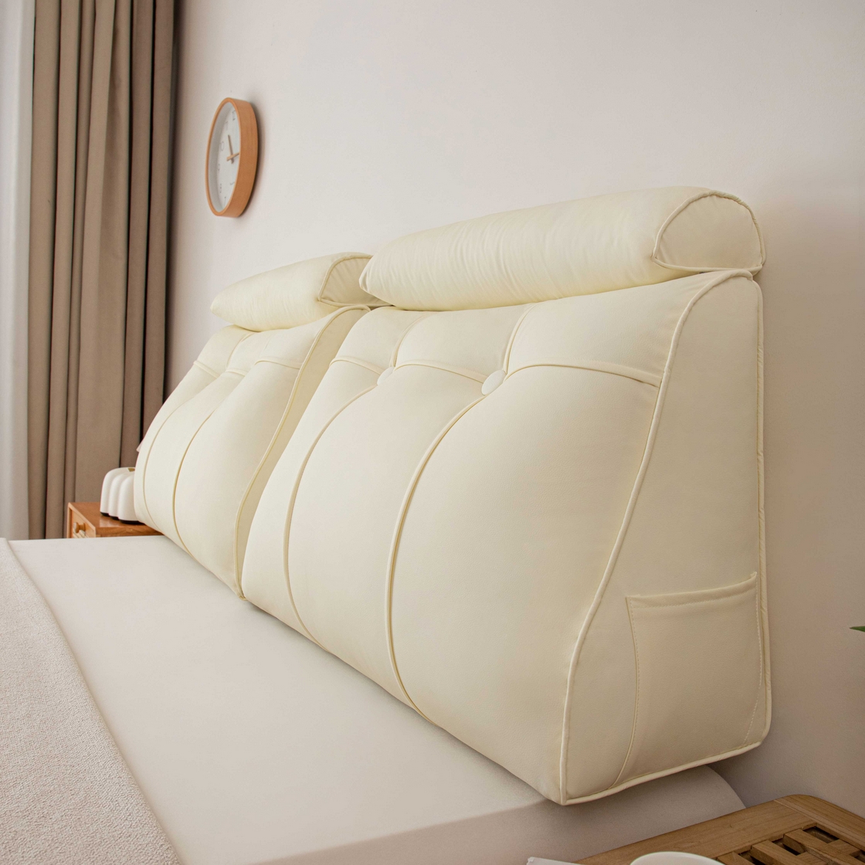 91家纺网 家纺一手货源 找家纺 沐沐家纺 2026新款简约科技布立体靠枕带头枕 米黄