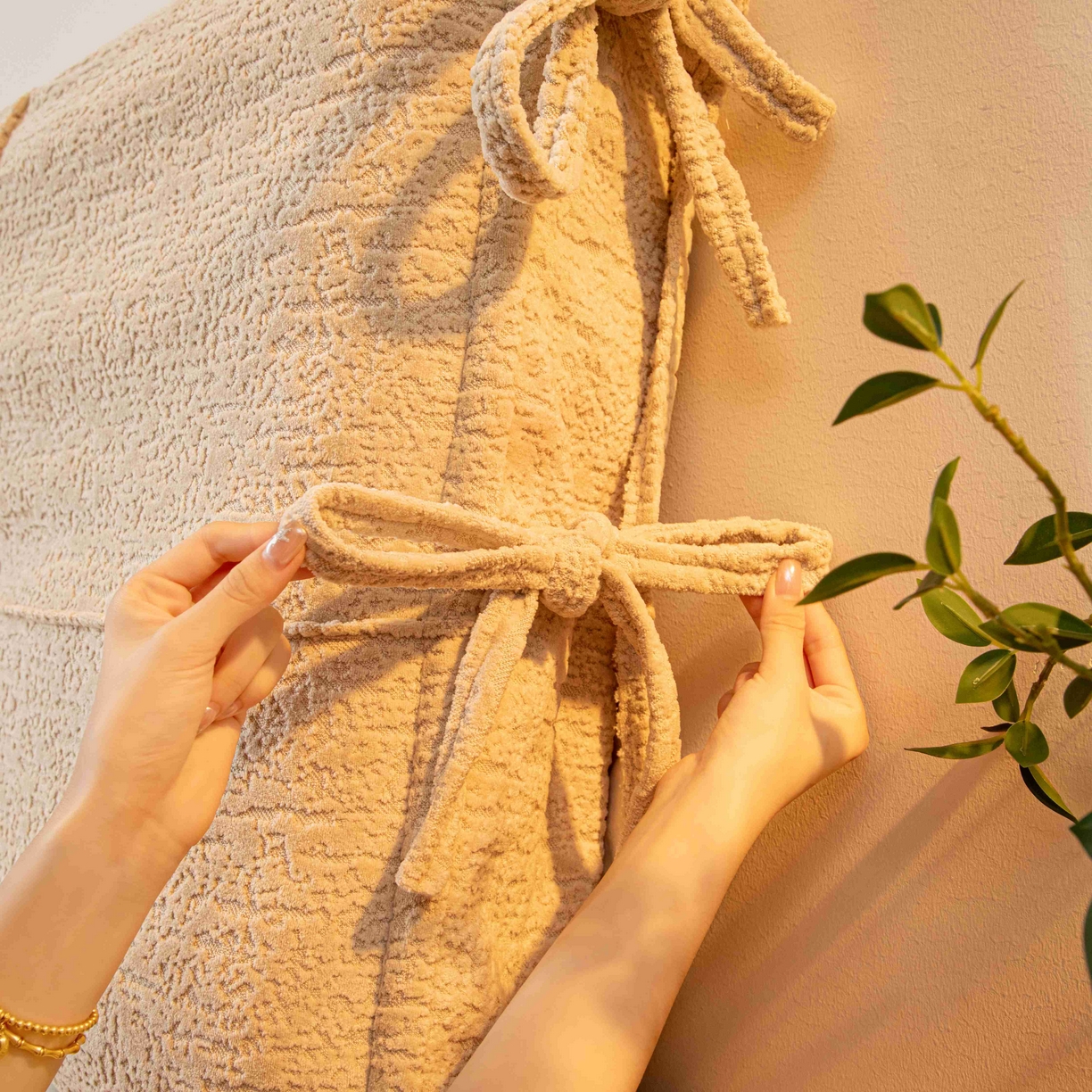 91家纺网 家纺一手货源 找家纺 沐沐家纺 2026新款简约可可西里床头靠背 卡其