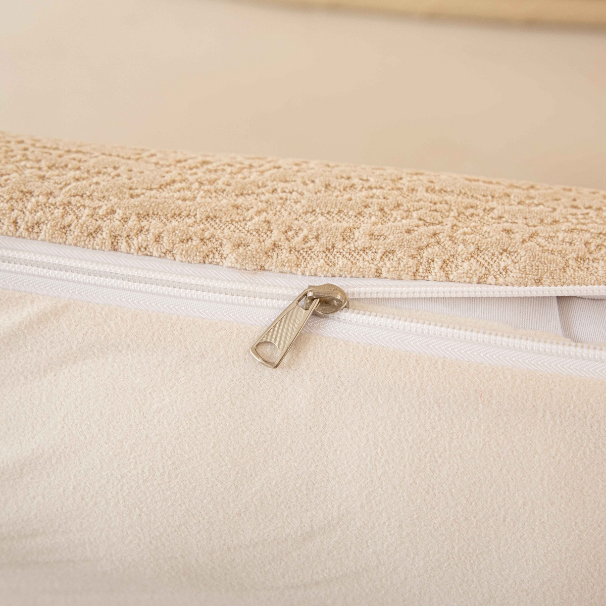 91家纺网 家纺一手货源 找家纺 沐沐家纺 2026新款简约可可西里床头靠背 卡其