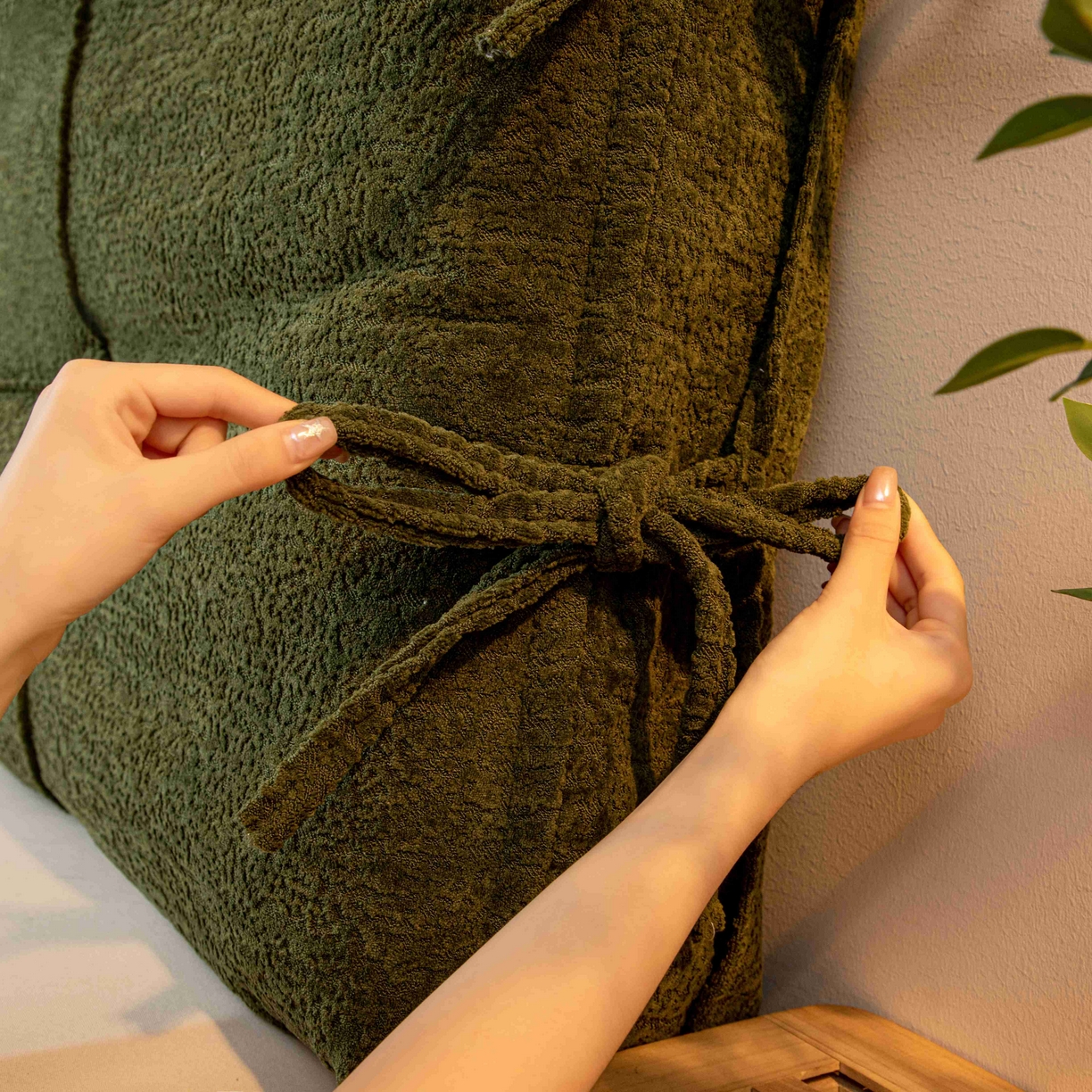 91家纺网 家纺一手货源 找家纺 沐沐家纺 2026新款简约可可西里床头靠背 墨绿