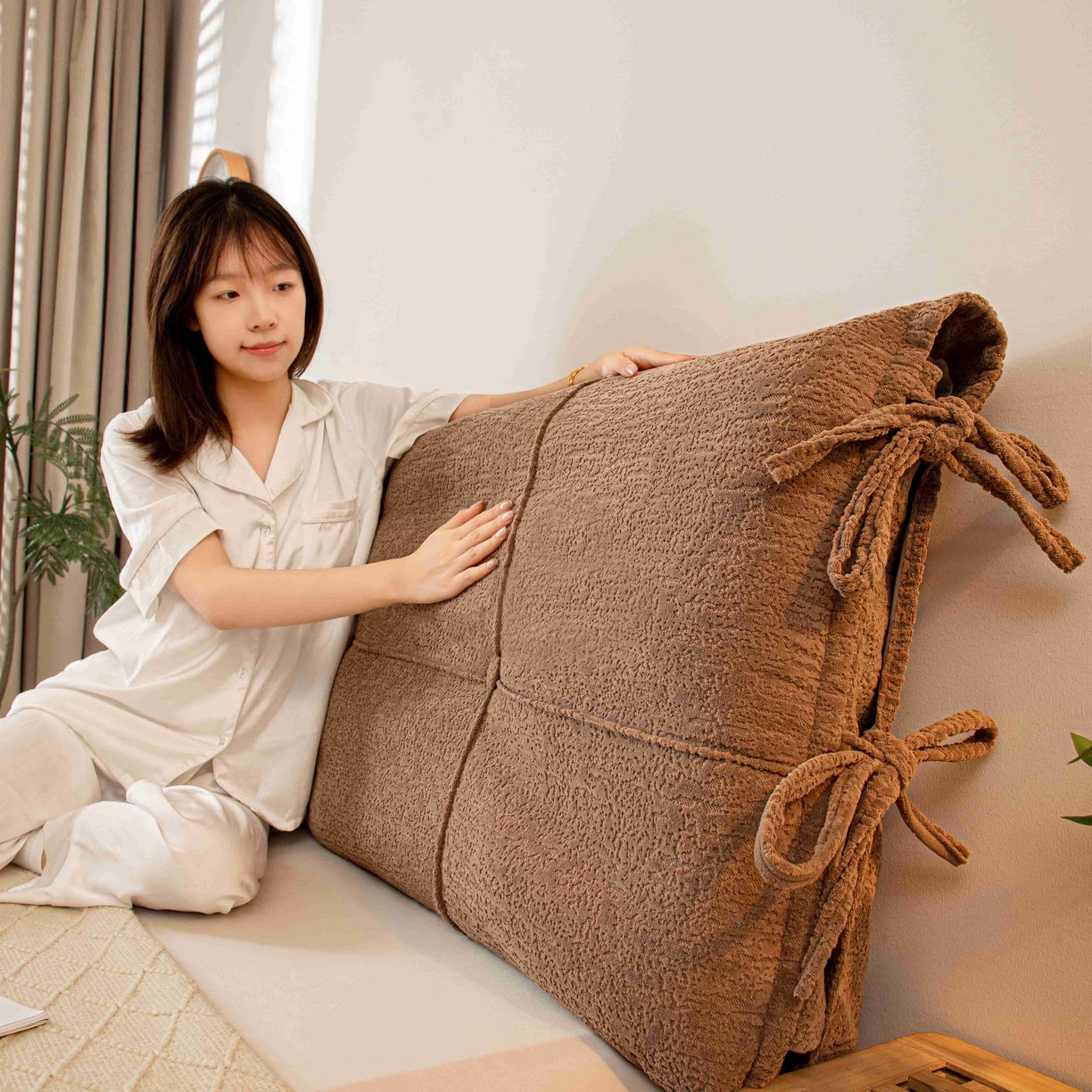 91家纺网 家纺一手货源 找家纺 沐沐家纺 2026新款简约可可西里床头靠背 咖色