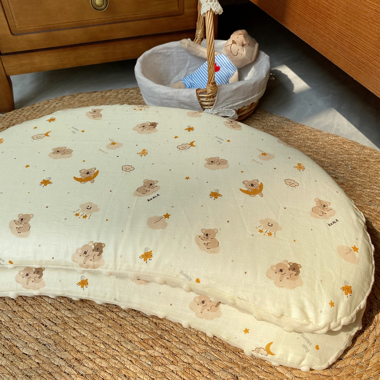 91家纺网 家纺一手货源 找家纺 昕科 2025秋冬绒豆豆-A类母婴级全棉月牙硅胶儿童枕-实拍版-学生枕芯硅胶儿童枕头 月牙硅胶-星月考拉-5cm