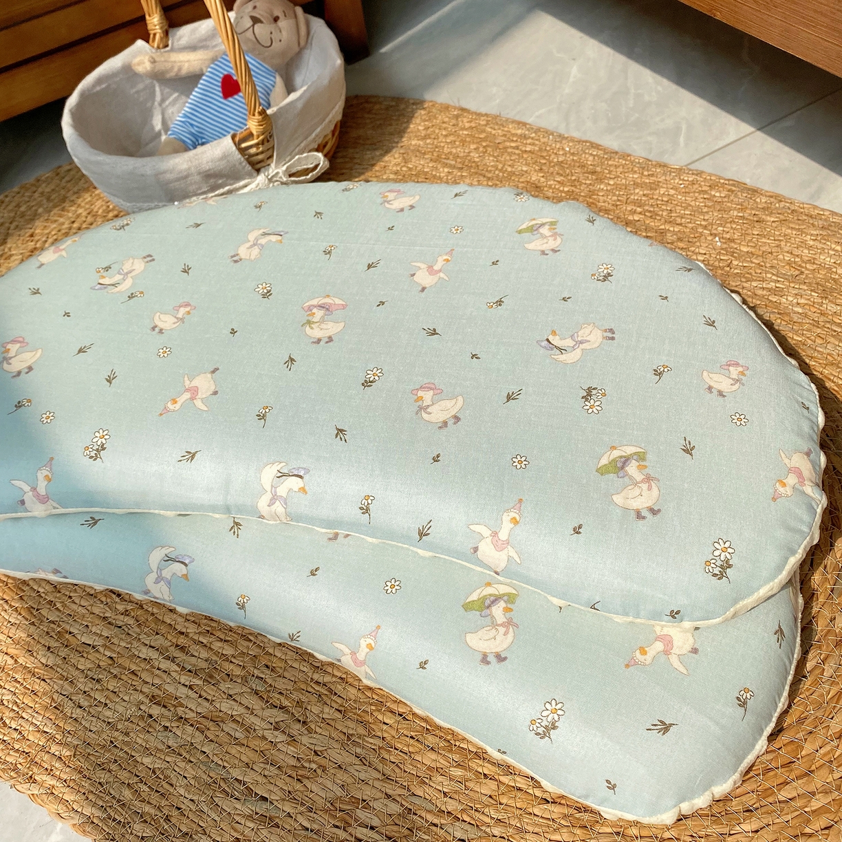 91家纺网 家纺一手货源 找家纺 （总）昕科 2025秋冬绒豆豆-A类母婴级全棉月牙硅胶儿童枕-实拍版-学生枕芯硅胶儿童枕头