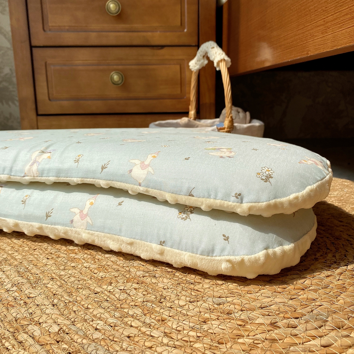 91家纺网 家纺一手货源 找家纺 昕科 2025秋冬绒豆豆-A类母婴级全棉月牙硅胶儿童枕-实拍版-学生枕芯硅胶儿童枕头 月牙硅胶-星月考拉-3cm