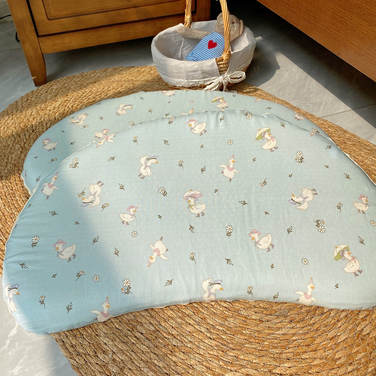 91家纺网 家纺一手货源 找家纺 （总）昕科 2025秋冬绒豆豆-A类母婴级全棉月牙硅胶儿童枕-实拍版-学生枕芯硅胶儿童枕头