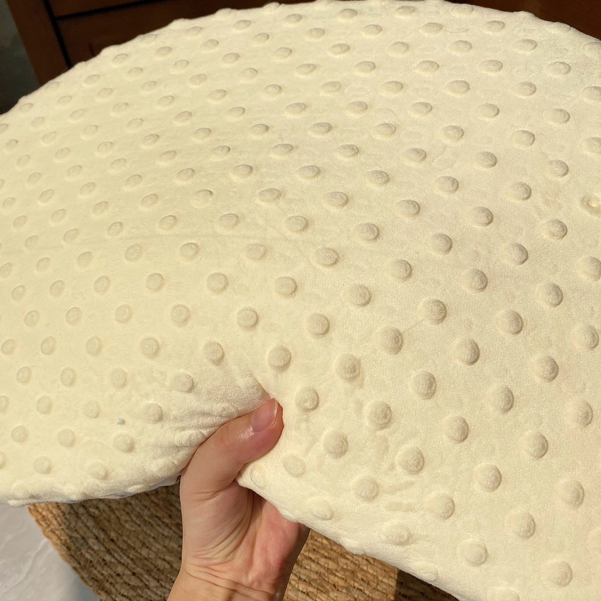 91家纺网 家纺一手货源 找家纺 昕科 2025秋冬绒豆豆-A类母婴级全棉月牙硅胶儿童枕-实拍版-学生枕芯硅胶儿童枕头 月牙硅胶-花语小鸭-3cm