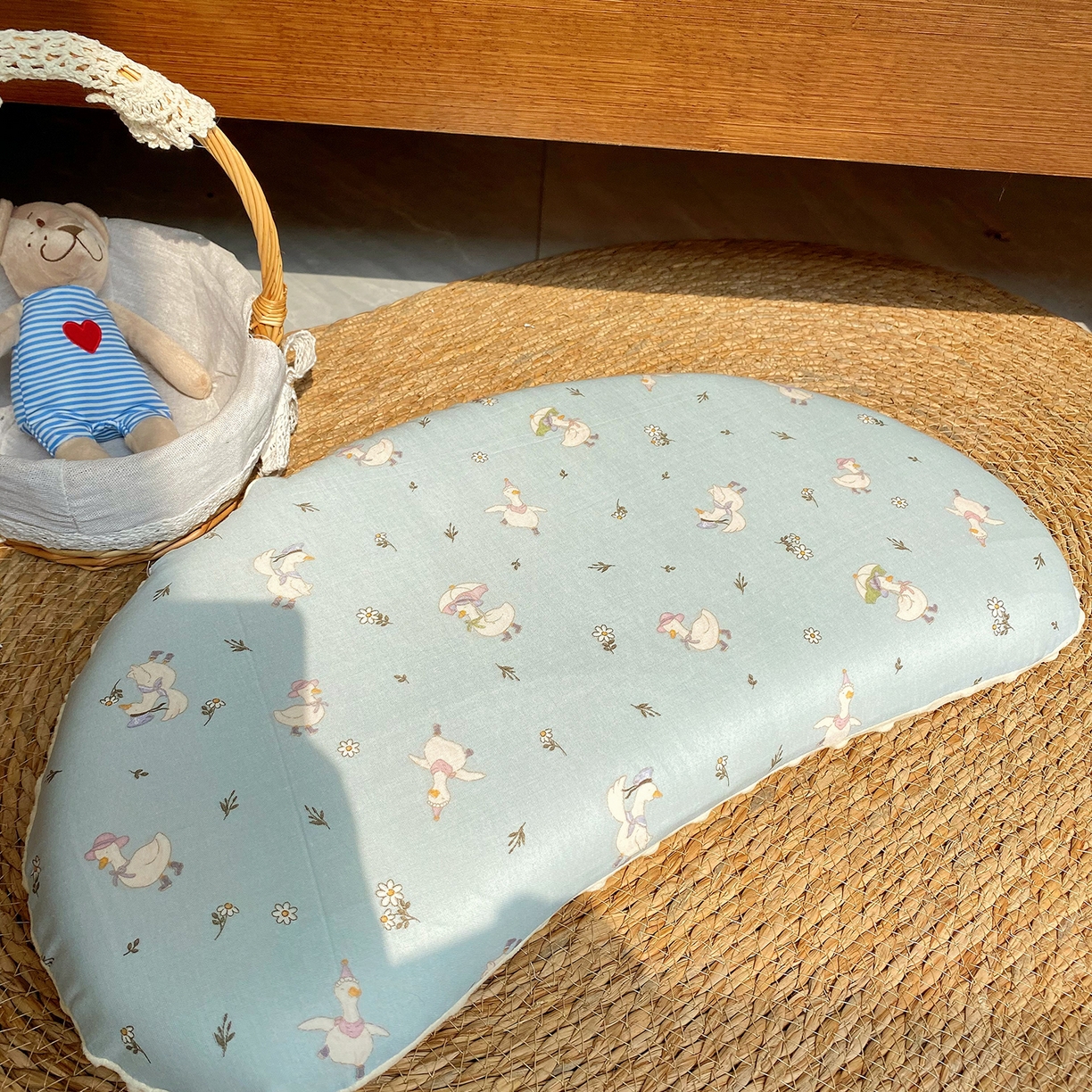 91家纺网 家纺一手货源 找家纺 （总）昕科 2025秋冬绒豆豆-A类母婴级全棉月牙硅胶儿童枕-实拍版-学生枕芯硅胶儿童枕头