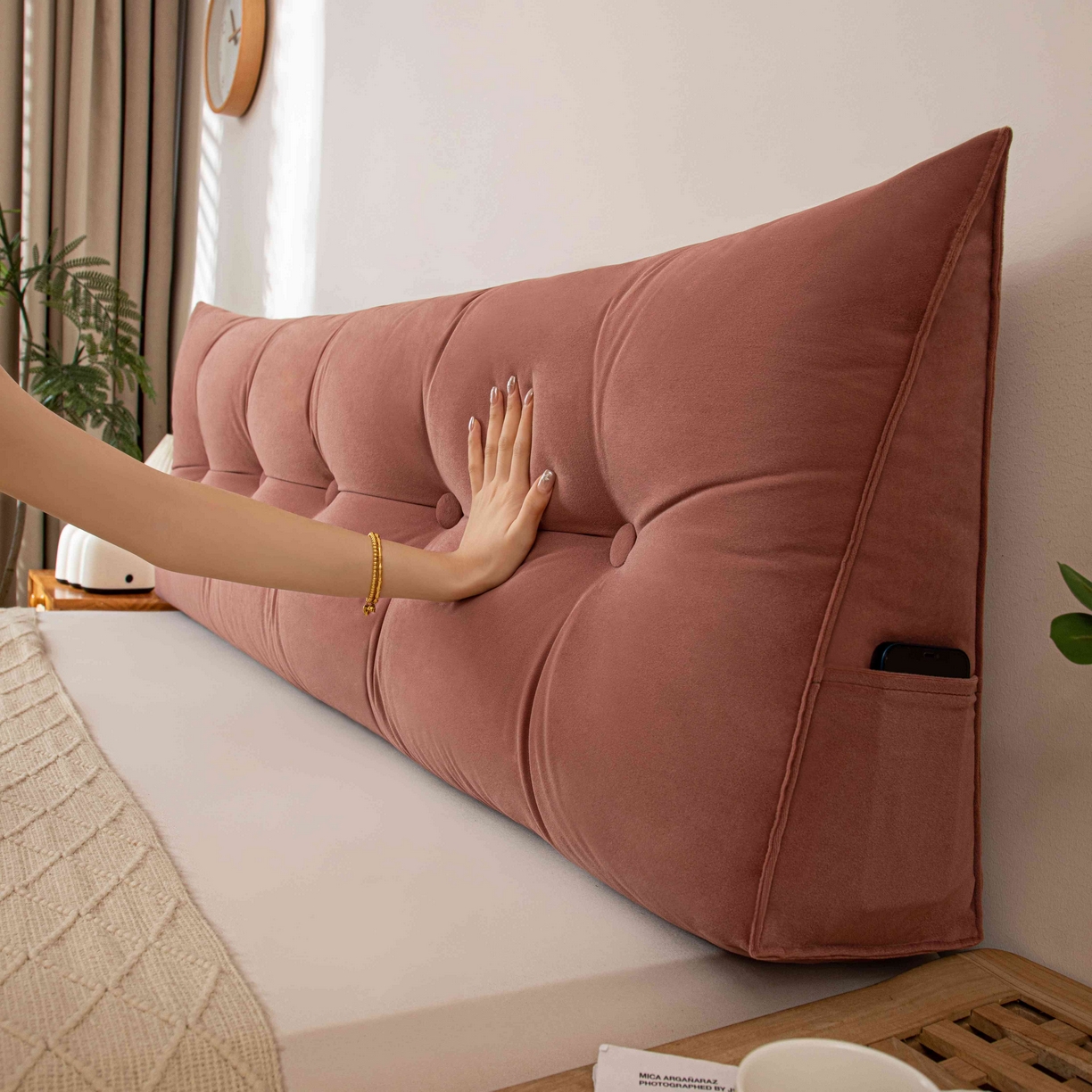 91家纺网 家纺一手货源 找家纺 沐沐家纺 2026新款磨砂绒三角靠背（不带头枕） 粉色