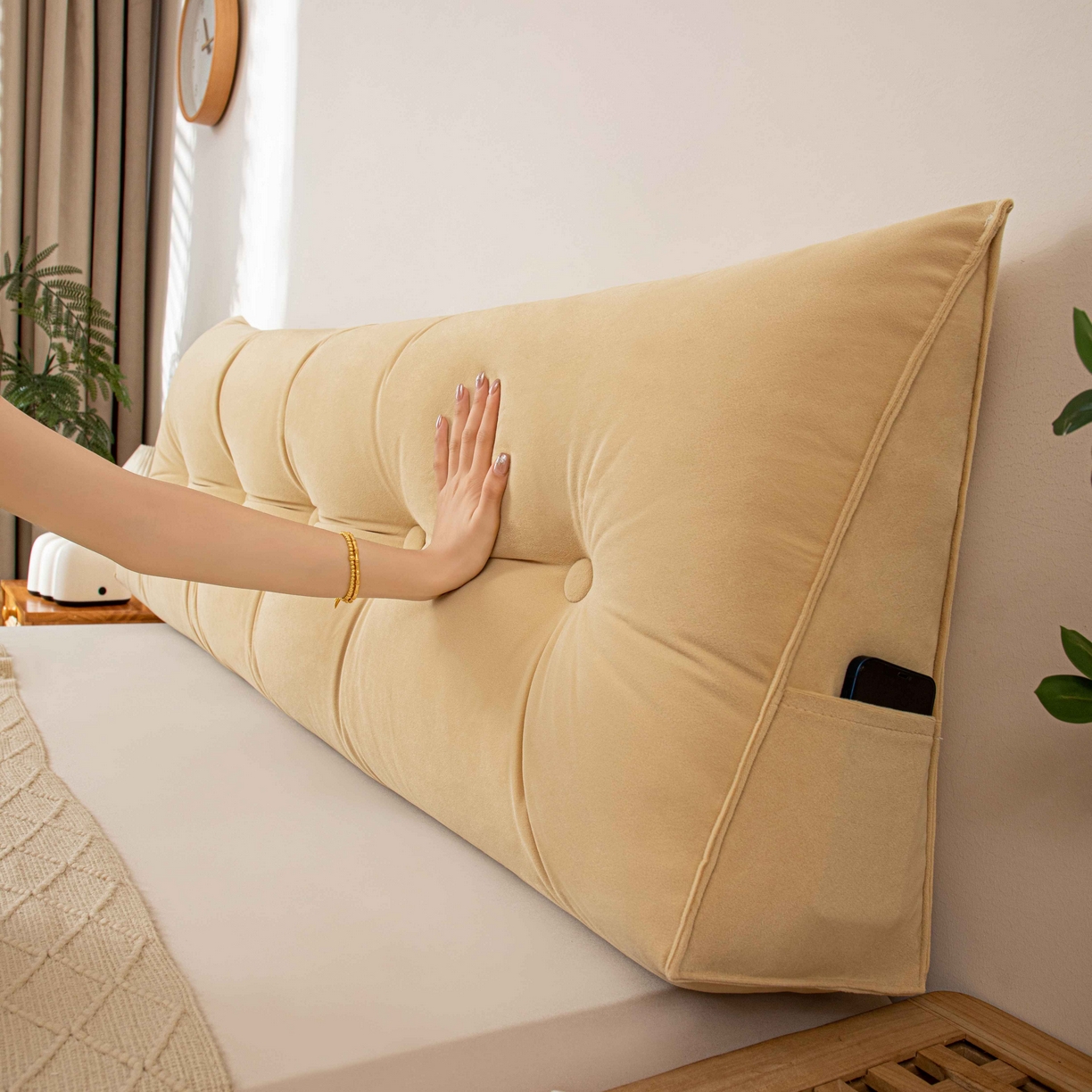 91家纺网 家纺一手货源 找家纺 沐沐家纺 2026新款磨砂绒三角靠背（不带头枕） 米黄