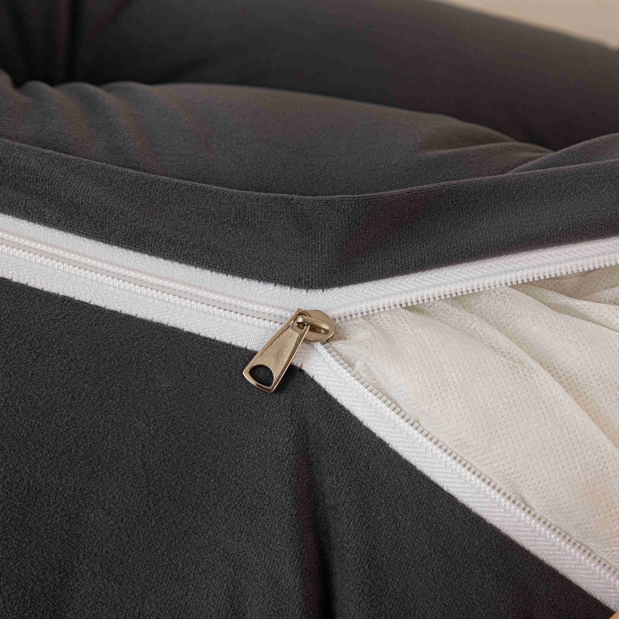 91家纺网 家纺一手货源 找家纺 沐沐家纺 2026新款磨砂绒三角靠背（不带头枕） 深灰