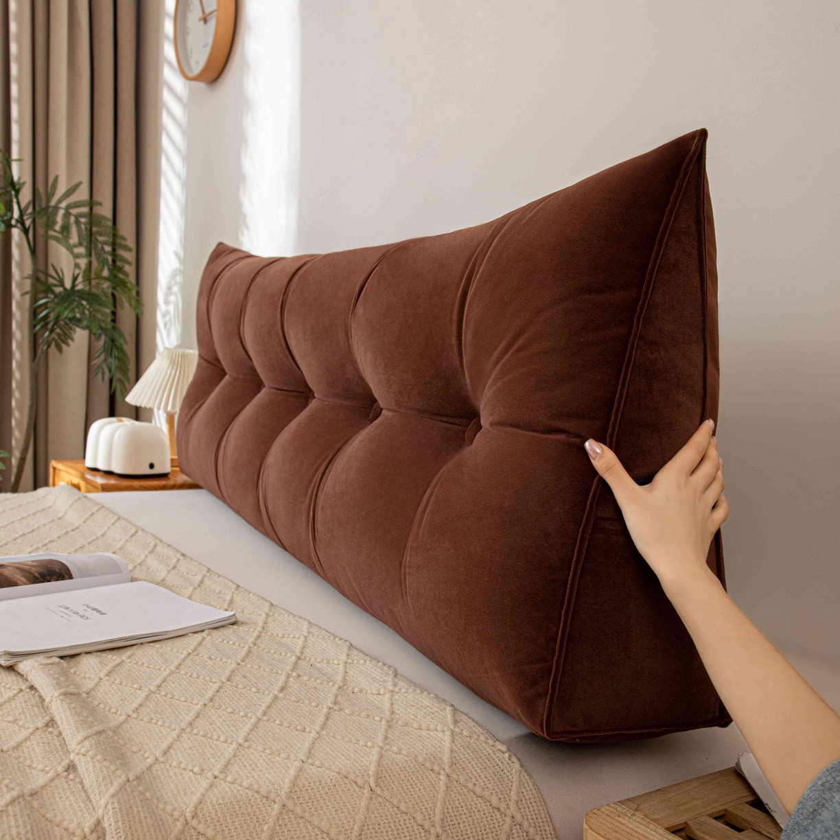 91家纺网 家纺一手货源 找家纺 沐沐家纺 2026新款磨砂绒三角靠背（不带头枕） 棕色