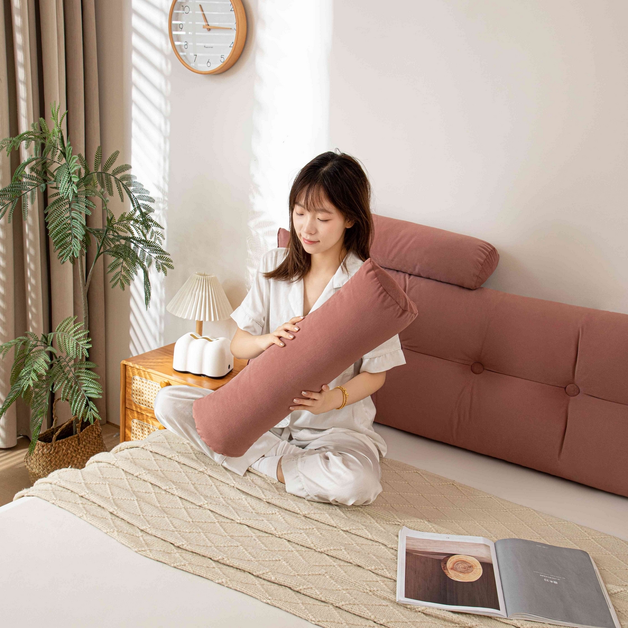 91家纺网 家纺一手货源 找家纺 沐沐家纺 2026新款磨砂绒三角靠背（带头枕） 粉色