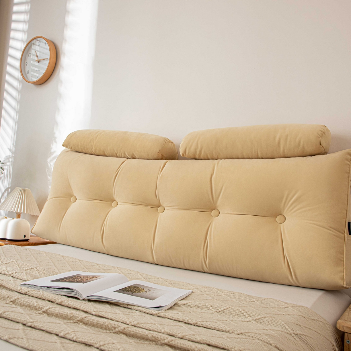 91家纺网 家纺一手货源 找家纺 沐沐家纺 2026新款磨砂绒三角靠背（带头枕） 米黄