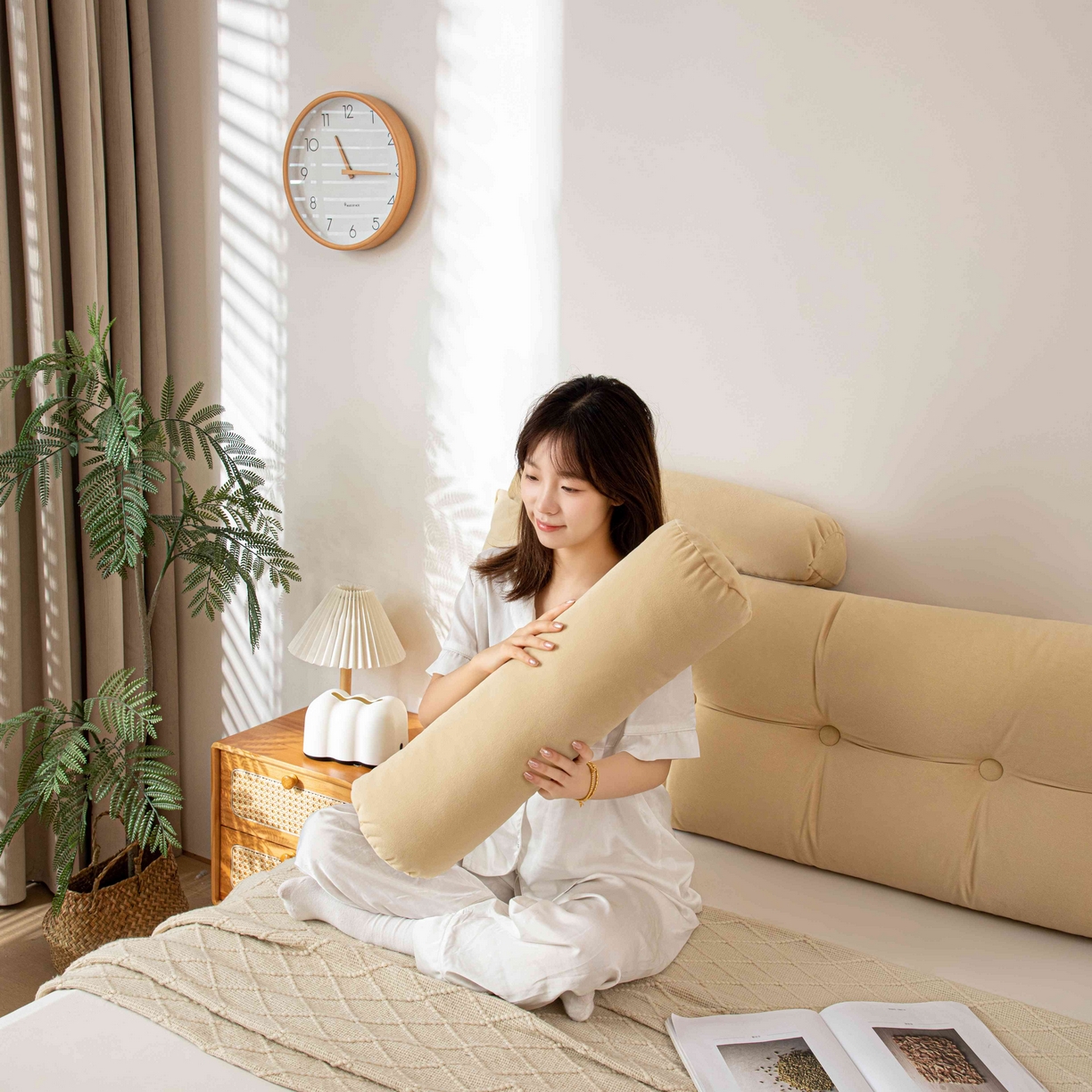 91家纺网 家纺一手货源 找家纺 沐沐家纺 2026新款磨砂绒三角靠背（带头枕） 米黄